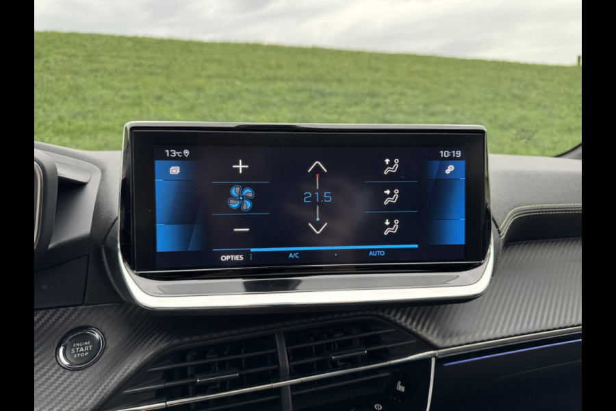 Peugeot 208 1.2 PureTech GT-Line Pano | Stoelverwarming | Apple Carplay | Achteruitrij Camera