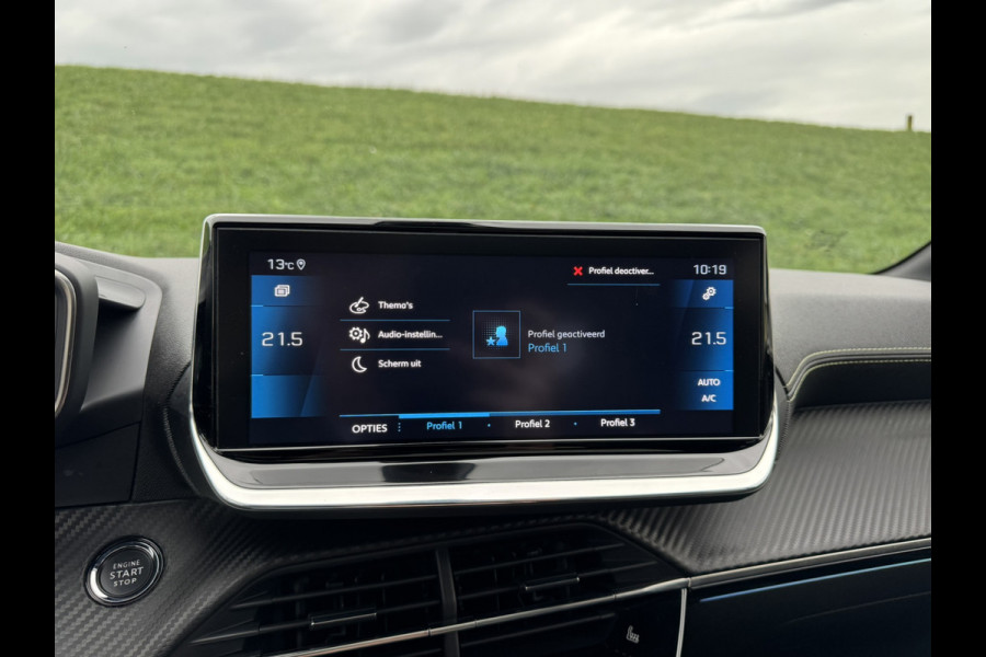 Peugeot 208 1.2 PureTech GT-Line Pano | Stoelverwarming | Apple Carplay | Achteruitrij Camera