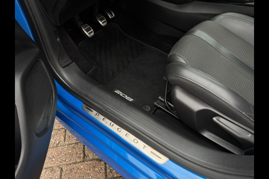 Peugeot 208 1.2 PureTech GT-Line Pano | Stoelverwarming | Apple Carplay | Achteruitrij Camera