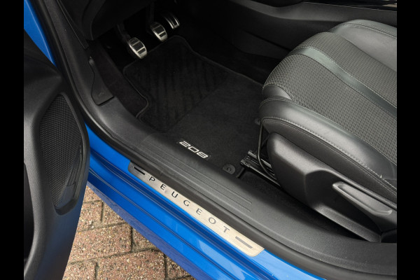 Peugeot 208 1.2 PureTech GT-Line Pano | Stoelverwarming | Apple Carplay | Achteruitrij Camera