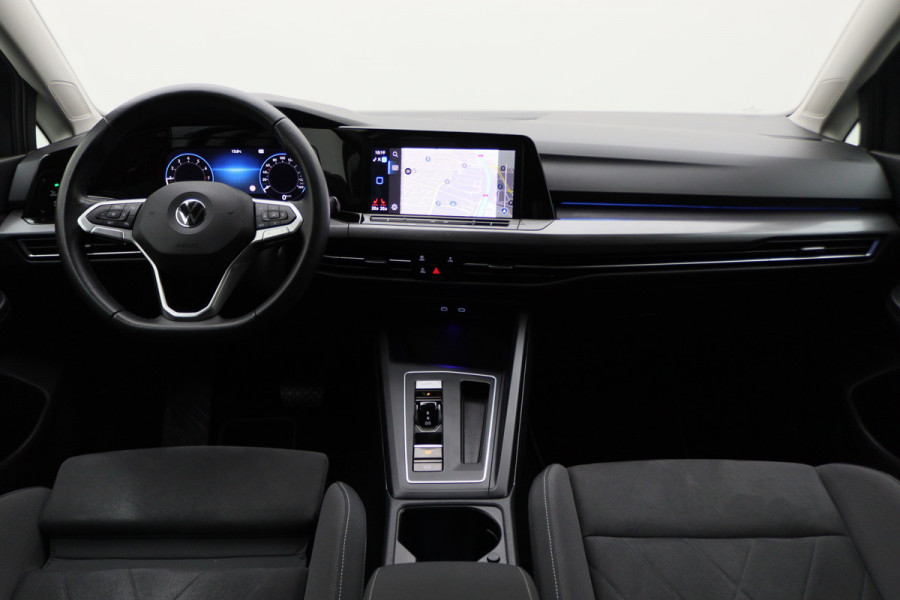 Volkswagen Golf 1.5 eTSI DSG Style Virtual Cockpit, Head-Up, IQ-Light, ACC, Apple Carplay, Sfeerverlichting, 17''
