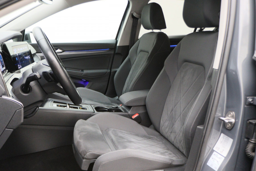 Volkswagen Golf 1.5 eTSI DSG Style Virtual Cockpit, Head-Up, IQ-Light, ACC, Apple Carplay, Sfeerverlichting, 17''