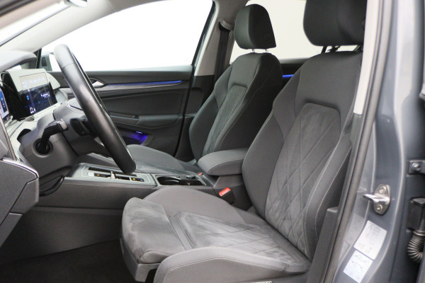 Volkswagen Golf 1.5 eTSI DSG Style Virtual Cockpit, Head-Up, IQ-Light, ACC, Apple Carplay, Sfeerverlichting, 17''