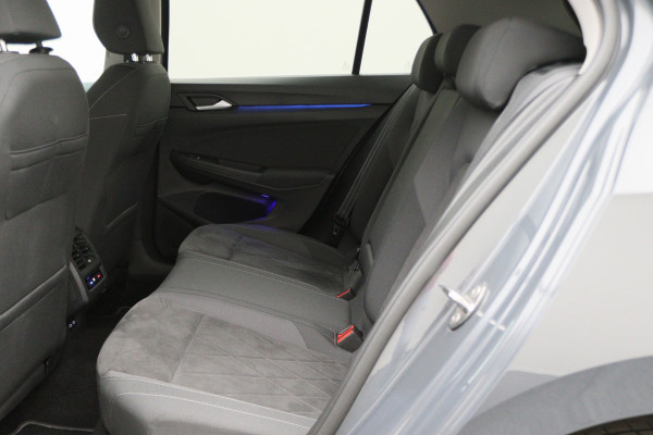 Volkswagen Golf 1.5 eTSI DSG Style Virtual Cockpit, Head-Up, IQ-Light, ACC, Apple Carplay, Sfeerverlichting, 17''