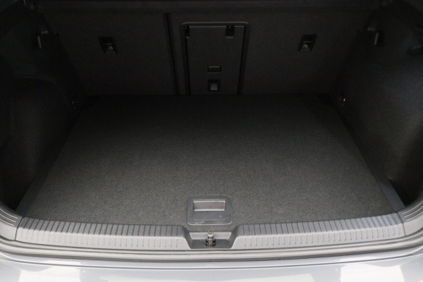 Volkswagen Golf 1.5 eTSI DSG Style Virtual Cockpit, Head-Up, IQ-Light, ACC, Apple Carplay, Sfeerverlichting, 17''