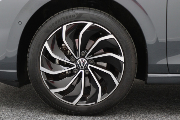 Volkswagen Golf 1.5 eTSI DSG Style Virtual Cockpit, Head-Up, IQ-Light, ACC, Apple Carplay, Sfeerverlichting, 17''