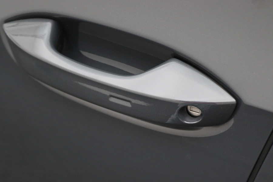 Volkswagen Golf 1.5 eTSI DSG Style Virtual Cockpit, Head-Up, IQ-Light, ACC, Apple Carplay, Sfeerverlichting, 17''