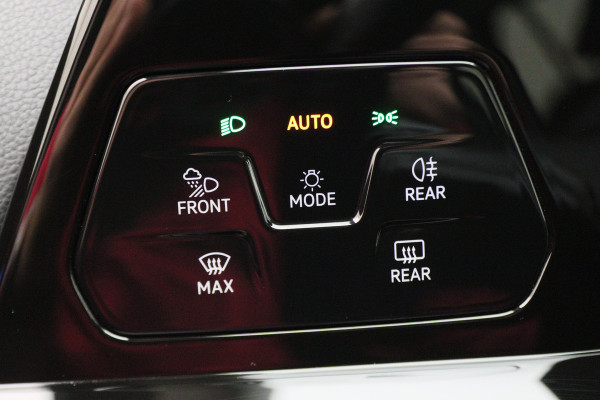 Volkswagen Golf 1.5 eTSI DSG Style Virtual Cockpit, Head-Up, IQ-Light, ACC, Apple Carplay, Sfeerverlichting, 17''