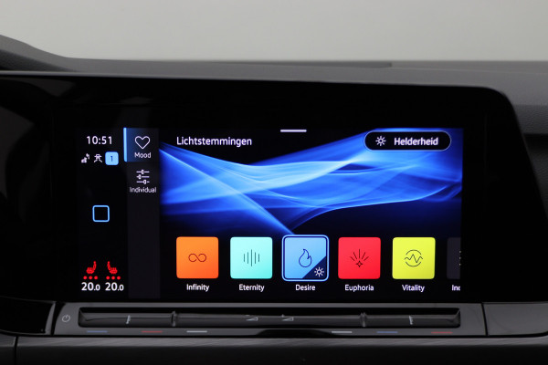 Volkswagen Golf 1.5 eTSI DSG Style Virtual Cockpit, Head-Up, IQ-Light, ACC, Apple Carplay, Sfeerverlichting, 17''