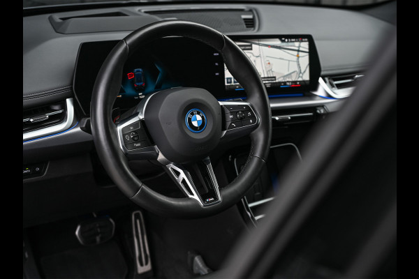 BMW iX1 XDRIVE 30 LAUNCH EDITION 67 kWh | M-SPORT | NL-AUTO | COMFORT ACCESS | PANORAMADAK | 360 CAMERA | HARMAN/KARDON | HEAD-UP | VIRT