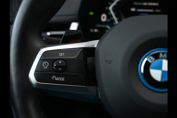 BMW iX1 XDRIVE 30 LAUNCH EDITION 67 kWh | M-SPORT | NL-AUTO | COMFORT ACCESS | PANORAMADAK | 360 CAMERA | HARMAN/KARDON | HEAD-UP | VIRT