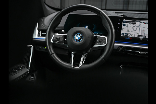 BMW iX1 XDRIVE 30 LAUNCH EDITION 67 kWh | M-SPORT | NL-AUTO | COMFORT ACCESS | PANORAMADAK | 360 CAMERA | HARMAN/KARDON | HEAD-UP | VIRT