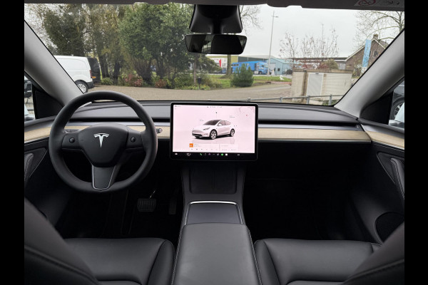 Tesla Model Y Range Plus | Autopilot | Panorama | Leder |