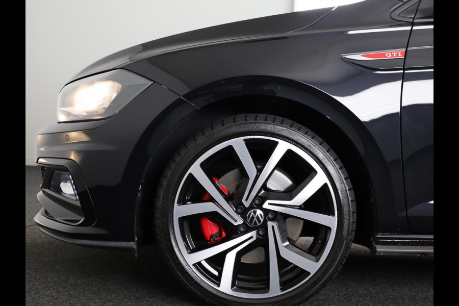 Volkswagen Polo 2.0 TSI GTI 20PK DSG | Digitaal dashboard | Navigatie | Parkeersensoren voor + achter | 18"LM velgen |