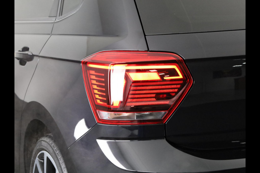 Volkswagen Polo 2.0 TSI GTI 20PK DSG | Digitaal dashboard | Navigatie | Parkeersensoren voor + achter | 18"LM velgen |