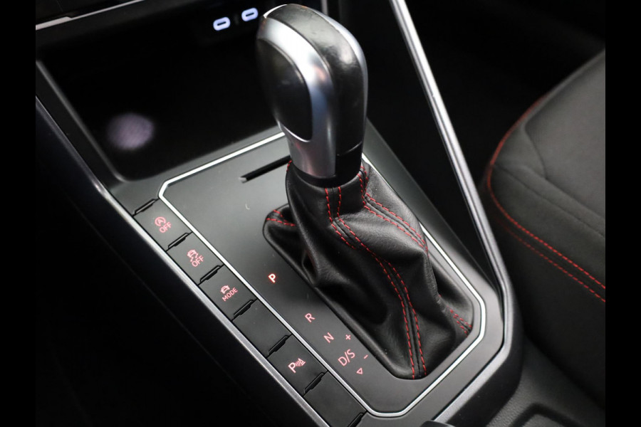 Volkswagen Polo 2.0 TSI GTI 20PK DSG | Digitaal dashboard | Navigatie | Parkeersensoren voor + achter | 18"LM velgen |