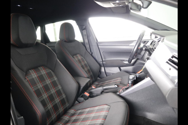 Volkswagen Polo 2.0 TSI GTI 20PK DSG | Digitaal dashboard | Navigatie | Parkeersensoren voor + achter | 18"LM velgen |