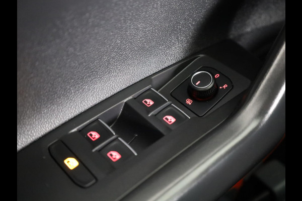 Volkswagen Polo 2.0 TSI GTI 20PK DSG | Digitaal dashboard | Navigatie | Parkeersensoren voor + achter | 18"LM velgen |