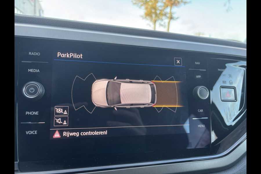 Volkswagen Polo 1.0 TSI Highline Business | Stoelverwarming | Parkeer Sensoren | Navi | Cruise