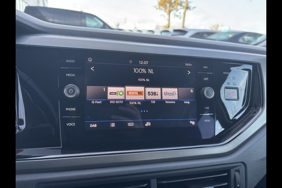 Volkswagen Polo 1.0 TSI Highline Business | Stoelverwarming | Parkeer Sensoren | Navi | Cruise