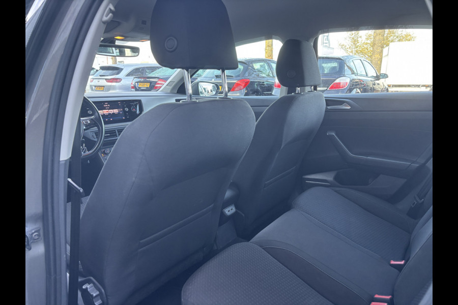 Volkswagen Polo 1.0 TSI Highline Business | Stoelverwarming | Parkeer Sensoren | Navi | Cruise