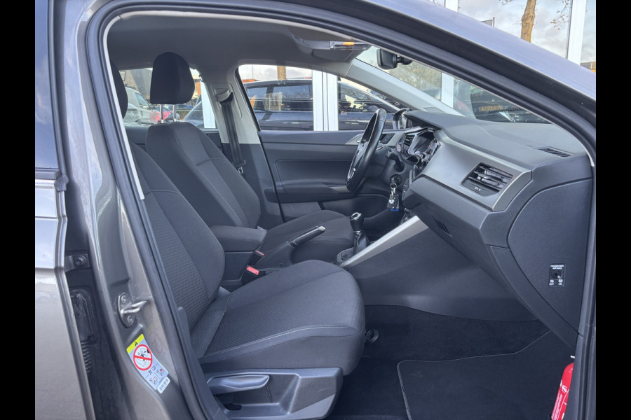 Volkswagen Polo 1.0 TSI Highline Business | Stoelverwarming | Parkeer Sensoren | Navi | Cruise