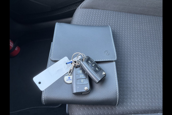 Volkswagen Polo 1.0 TSI Highline Business | Stoelverwarming | Parkeer Sensoren | Navi | Cruise