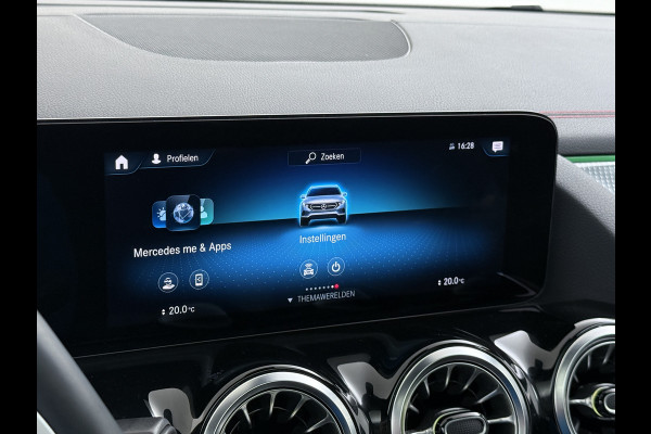 Mercedes-Benz EQA 250 AMG 67kWh Apple Carplay Android Auto Pano-/Schuif-Dak Leer/Alcantara Advanced LED-High-Performance Camera Navi+10" Connect D 191pk AUT. Night-pakket Connect-20 DAB Actieve park-assist+Rem-assistent Adaptive-Gr-licht Stoelverwarming Elek.Achterklep DAB High Perf.-LED  Keyless Business Solution 11kw-AC 1e Eigenaar Origineel Nederlandse Auto S.O.H. 91% 750kg Trekvermogen