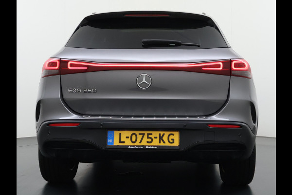 Mercedes-Benz EQA 250 AMG 67kWh Apple Carplay Android Auto Pano-/Schuif-Dak Leer/Alcantara Advanced LED-High-Performance Camera Navi+10" Connect D 191pk AUT. Night-pakket Connect-20 DAB Actieve park-assist+Rem-assistent Adaptive-Gr-licht Stoelverwarming Elek.Achterklep DAB High Perf.-LED  Keyless Business Solution 11kw-AC 1e Eigenaar Origineel Nederlandse Auto S.O.H. 91% 750kg Trekvermogen