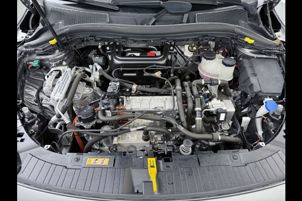 Mercedes-Benz EQA 250 AMG 67kWh Apple Carplay Android Auto Pano-/Schuif-Dak Leer/Alcantara Advanced LED-High-Performance Camera Navi+10" Connect D 191pk AUT. Night-pakket Connect-20 DAB Actieve park-assist+Rem-assistent Adaptive-Gr-licht Stoelverwarming Elek.Achterklep DAB High Perf.-LED  Keyless Business Solution 11kw-AC 1e Eigenaar Origineel Nederlandse Auto S.O.H. 91% 750kg Trekvermogen