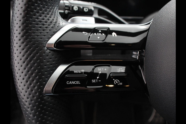 Mercedes-Benz C-Klasse Estate 200 AMG Line | Climate control | Achteruitrijcamera | Wegklapbare trekhaak | Navigatie | Dodehoek assistent | LED | Sfeerverlichting | Adaptieve cruise control | Verwarmde voorstoelen | Elektrische kofferbak