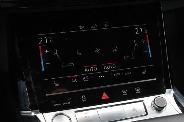 Audi e-tron e-tron 55 quattro | Navigatie | Climate Control | Alcantara | Camera | Electrisch bedienbare achterklep | Led | Cruise Control Adaptive |