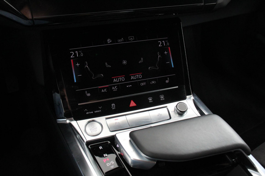 Audi e-tron e-tron 55 quattro | Navigatie | Climate Control | Alcantara | Camera | Electrisch bedienbare achterklep | Led | Cruise Control Adaptive |