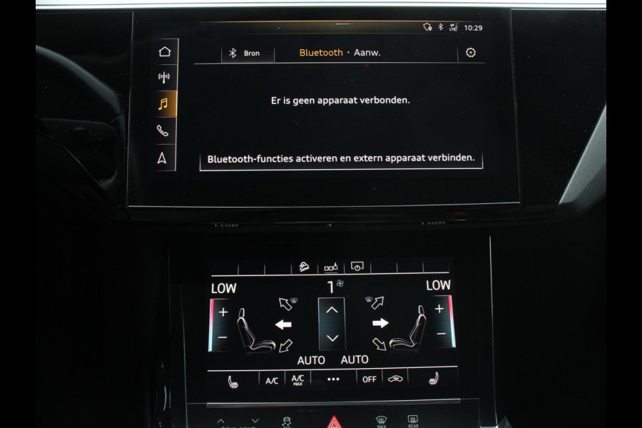 Audi e-tron e-tron 55 quattro | Leder | Navigatie | Trekhaak | Led koplampen | Tour pakket | Virtual cockpit | Cruise control adaptief