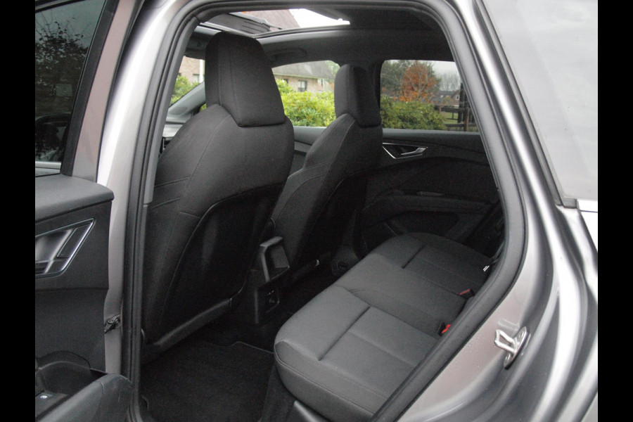 Audi Q4 e-tron 40 Launch edition Advanced Plus 77 kWh | Panoramadak | Camera | Apple Carplay | Cruise Control | NL-Auto |
