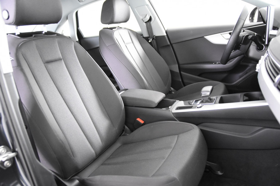 Audi A4 Limousine 35 TFSI S-Tronic *1ste Eigenaar*Navigatie*Trekhaak*PDC*
