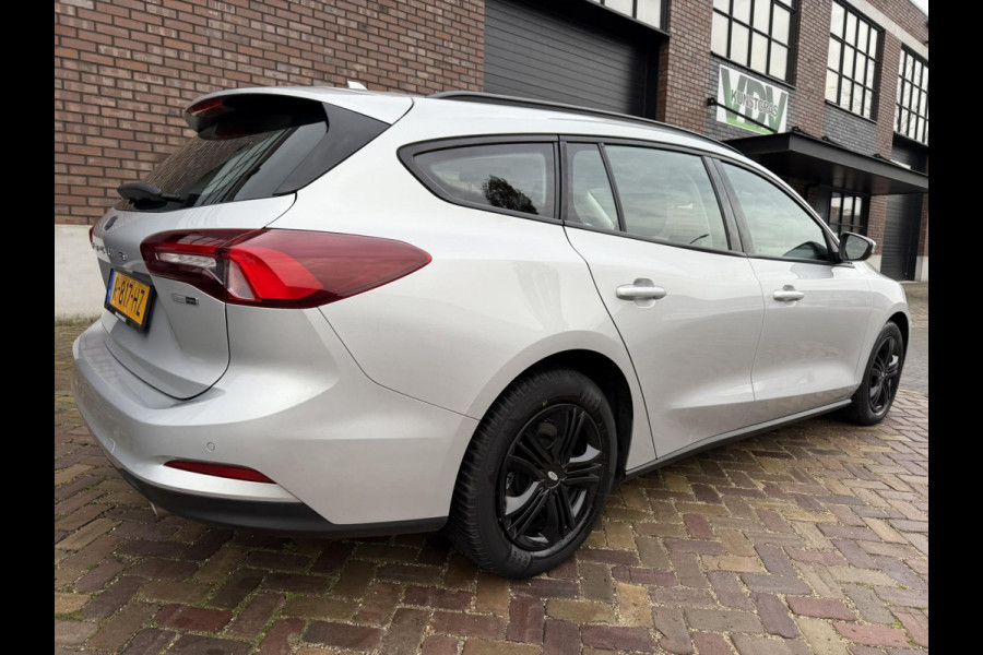 Ford FOCUS Wagon 1.0 EcoBoost Hybrid Titanium / ALL-Season banden / Navigatiesysteem 8 inch Touch- & Swipescreen