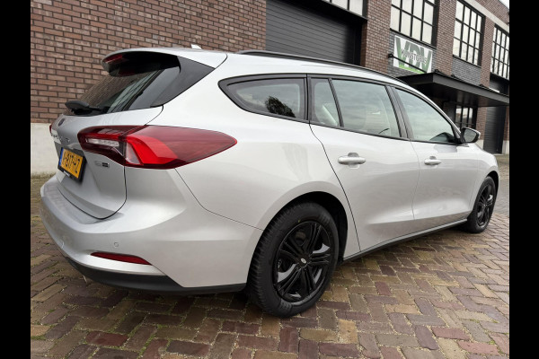 Ford FOCUS Wagon 1.0 EcoBoost Hybrid Titanium / ALL-Season banden / Navigatiesysteem 8 inch Touch- & Swipescreen