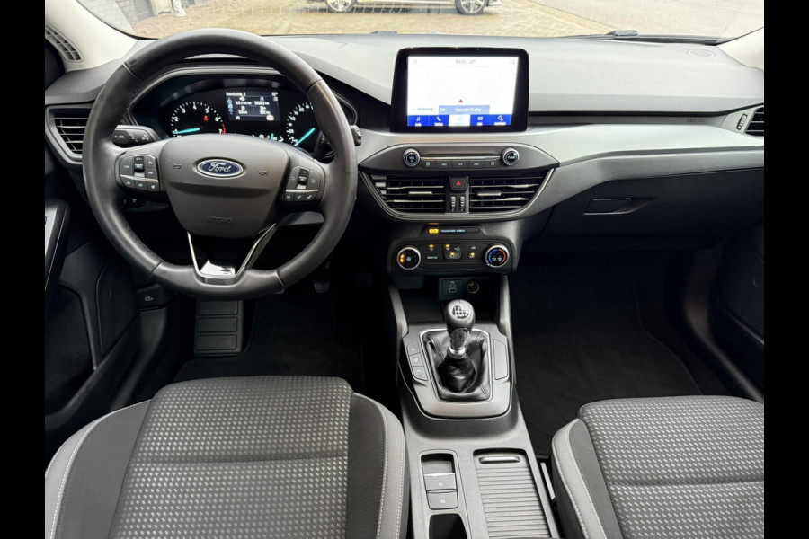 Ford FOCUS Wagon 1.0 EcoBoost Hybrid Titanium / ALL-Season banden / Navigatiesysteem 8 inch Touch- & Swipescreen