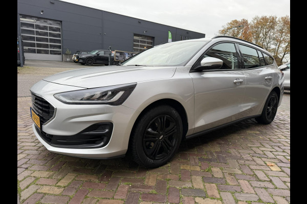 Ford FOCUS Wagon 1.0 EcoBoost Hybrid Titanium / ALL-Season banden / Navigatiesysteem 8 inch Touch- & Swipescreen