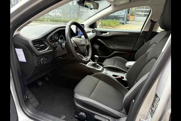 Ford FOCUS Wagon 1.0 EcoBoost Hybrid Titanium / ALL-Season banden / Navigatiesysteem 8 inch Touch- & Swipescreen