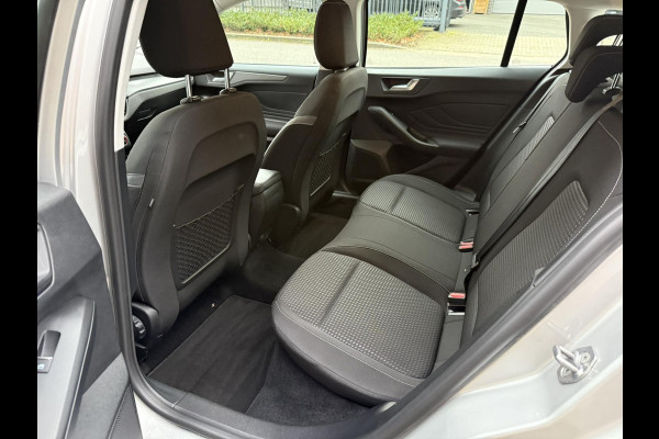 Ford FOCUS Wagon 1.0 EcoBoost Hybrid Titanium / ALL-Season banden / Navigatiesysteem 8 inch Touch- & Swipescreen