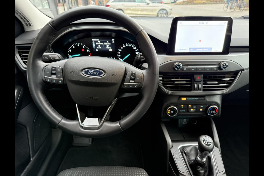 Ford FOCUS Wagon 1.0 EcoBoost Hybrid Titanium / ALL-Season banden / Navigatiesysteem 8 inch Touch- & Swipescreen