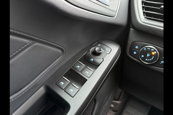 Ford FOCUS Wagon 1.0 EcoBoost Hybrid Titanium / ALL-Season banden / Navigatiesysteem 8 inch Touch- & Swipescreen