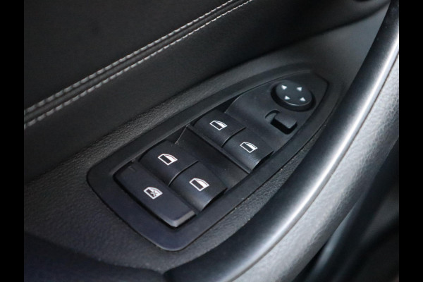 BMW X1 sDrive20i High Executive xLine Automaat / Navigatiesysteem Plus / Trekhaak / Panoramadak / Sportstoelen / Head-Up Display / Leder / Achteruitrijcamera / Stoelverwarming / DAB / 18 Inch