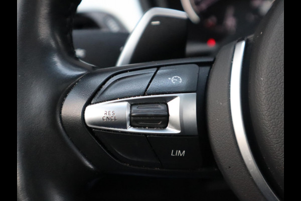 BMW X1 sDrive20i High Executive xLine Automaat / Navigatiesysteem Plus / Trekhaak / Panoramadak / Sportstoelen / Head-Up Display / Leder / Achteruitrijcamera / Stoelverwarming / DAB / 18 Inch