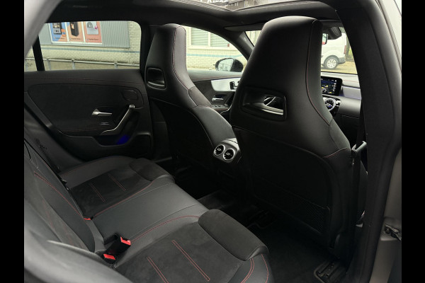 Mercedes-Benz CLA-Klasse Shooting Brake 250e Aut. Business Sol. AMG | Panorama | Burmester | Designo Magno | Sfeer Verlichting |