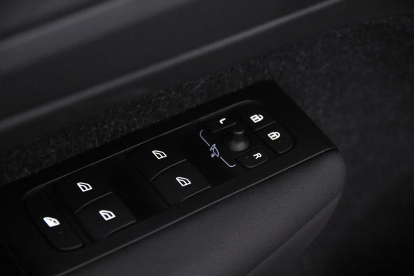 Volvo XC40 1.5 T2 Momentum *1ste Eigenaar*Navigatie*DAB*Parkassist*