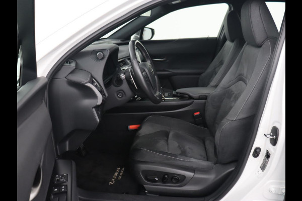 Lexus UX 300e Business 54 kWh | 1e eigenaar | Adaptive cruise | Carplay | Camera | Navigatie | Full LED | Elektrische stoelen | Climate control | Bluetooth