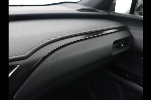 Lexus UX 300e Business 54 kWh | 1e eigenaar | Adaptive cruise | Carplay | Camera | Navigatie | Full LED | Elektrische stoelen | Climate control | Bluetooth